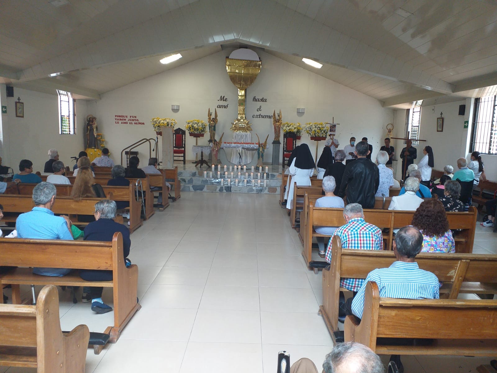 Capilla para oración y encuentro comunitario